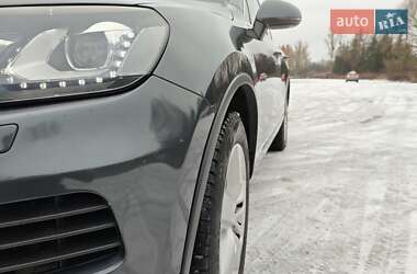 Позашляховик / Кросовер Volkswagen Touareg 2012 в 