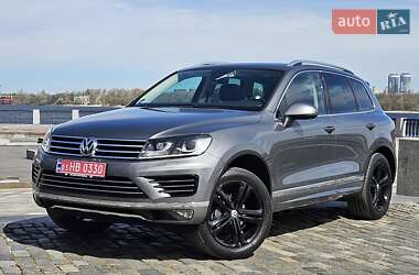 Внедорожник / Кроссовер Volkswagen Touareg 2017 в Киеве