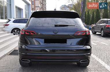 Внедорожник / Кроссовер Volkswagen Touareg 2020 в 