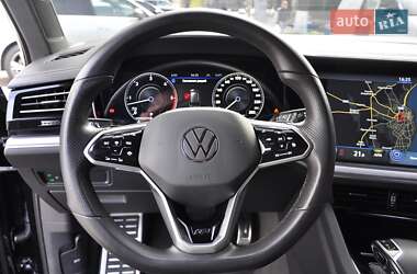 Внедорожник / Кроссовер Volkswagen Touareg 2020 в 