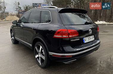 Внедорожник / Кроссовер Volkswagen Touareg 2017 в 