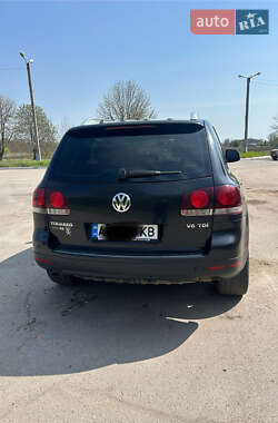 Внедорожник / Кроссовер Volkswagen Touareg 2010 в 