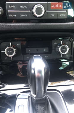Внедорожник / Кроссовер Volkswagen Touareg 2010 в 