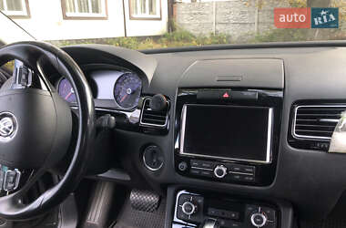 Внедорожник / Кроссовер Volkswagen Touareg 2010 в 