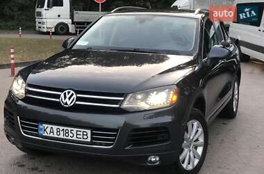 Внедорожник / Кроссовер Volkswagen Touareg 2010 в 