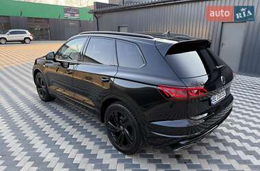 Позашляховик / Кросовер Volkswagen Touareg 2023 в 