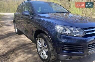 Позашляховик / Кросовер Volkswagen Touareg 2013 в 