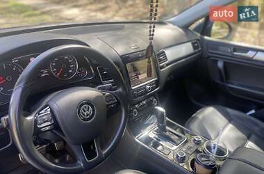 Позашляховик / Кросовер Volkswagen Touareg 2013 в 
