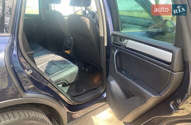 Позашляховик / Кросовер Volkswagen Touareg 2013 в 