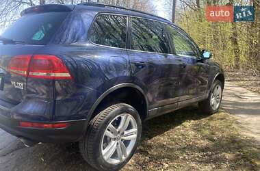 Позашляховик / Кросовер Volkswagen Touareg 2013 в 