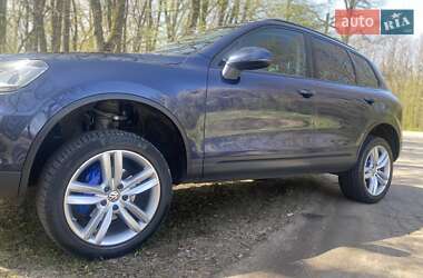 Позашляховик / Кросовер Volkswagen Touareg 2013 в 