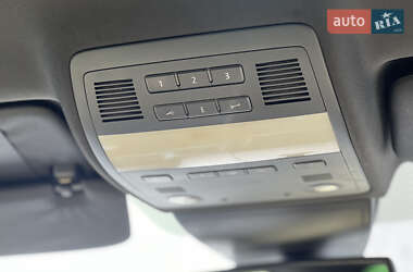 Внедорожник / Кроссовер Volkswagen Touareg 2012 в 