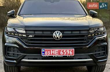 Внедорожник / Кроссовер Volkswagen Touareg 2021 в 