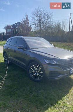 Внедорожник / Кроссовер Volkswagen Touareg 2021 в 