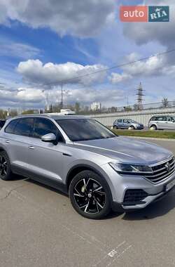 Внедорожник / Кроссовер Volkswagen Touareg 2021 в 