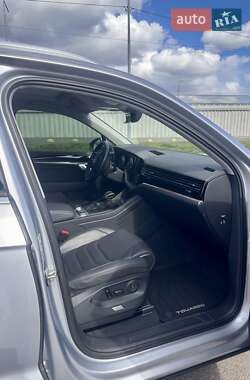 Внедорожник / Кроссовер Volkswagen Touareg 2021 в 