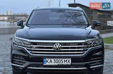Внедорожник / Кроссовер Volkswagen Touareg 2018 в 