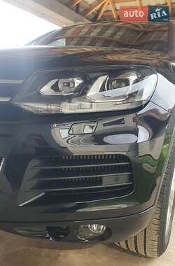 Внедорожник / Кроссовер Volkswagen Touareg 2011 в 