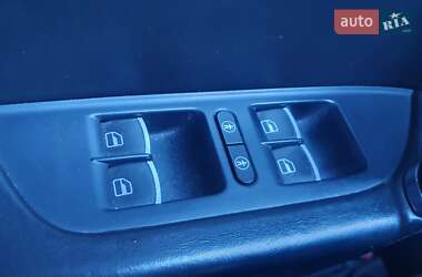 Внедорожник / Кроссовер Volkswagen Touareg 2011 в 
