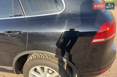 Внедорожник / Кроссовер Volkswagen Touareg 2012 в 