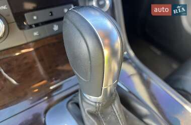 Внедорожник / Кроссовер Volkswagen Touareg 2012 в 