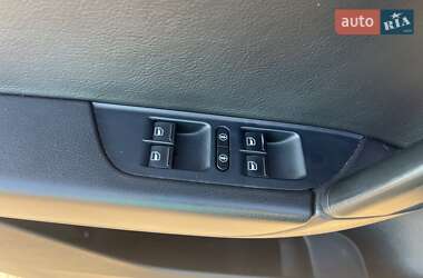 Внедорожник / Кроссовер Volkswagen Touareg 2012 в 
