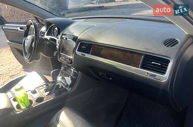 Внедорожник / Кроссовер Volkswagen Touareg 2012 в 