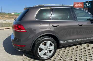 Позашляховик / Кросовер Volkswagen Touareg 2011 в 