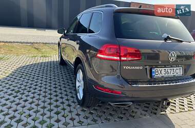 Позашляховик / Кросовер Volkswagen Touareg 2011 в 