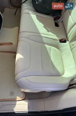 Позашляховик / Кросовер Volkswagen Touareg 2011 в 