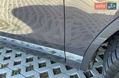 Позашляховик / Кросовер Volkswagen Touareg 2011 в 
