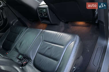 Внедорожник / Кроссовер Volkswagen Touareg 2011 в 