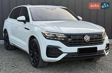 Внедорожник / Кроссовер Volkswagen Touareg 2018 в 