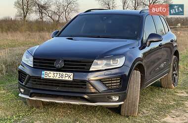 Внедорожник / Кроссовер Volkswagen Touareg 2012 в 