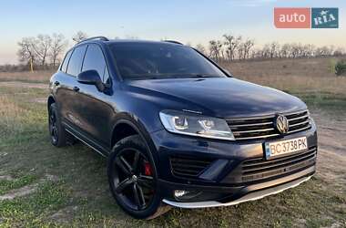 Внедорожник / Кроссовер Volkswagen Touareg 2012 в 