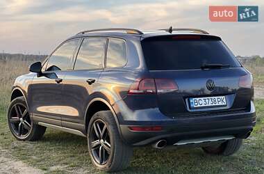 Внедорожник / Кроссовер Volkswagen Touareg 2012 в 