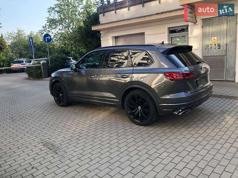 Позашляховик / Кросовер Volkswagen Touareg 2019 в Вінниці