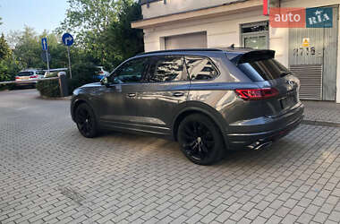 Внедорожник / Кроссовер Volkswagen Touareg 2019 в 