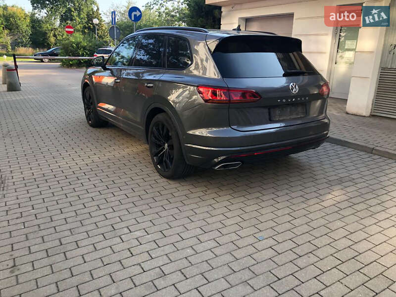 Позашляховик / Кросовер Volkswagen Touareg 2019 в Вінниці