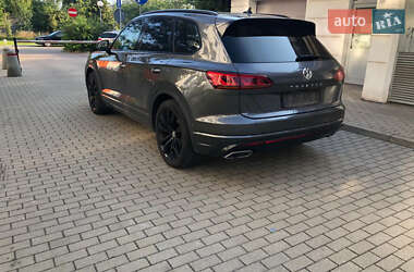 Внедорожник / Кроссовер Volkswagen Touareg 2019 в 