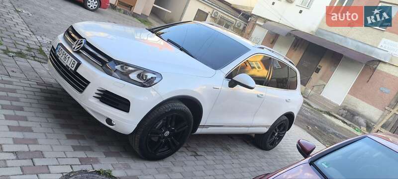 Внедорожник / Кроссовер Volkswagen Touareg 2014 в 