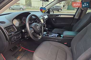 Внедорожник / Кроссовер Volkswagen Touareg 2012 в 