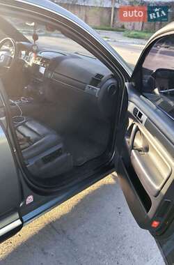 Внедорожник / Кроссовер Volkswagen Touareg 2003 в 