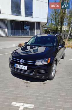 Внедорожник / Кроссовер Volkswagen Touareg 2012 в Хмельницком