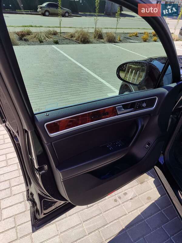 Внедорожник / Кроссовер Volkswagen Touareg 2012 в Хмельницком фото 16 Внедорожник / Кроссовер Volkswagen Touareg 2012 в Хмельницком