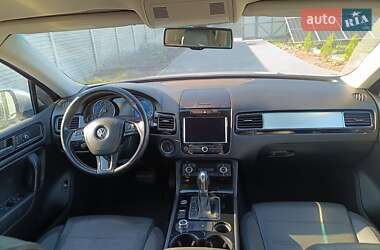 Внедорожник / Кроссовер Volkswagen Touareg 2013 в 