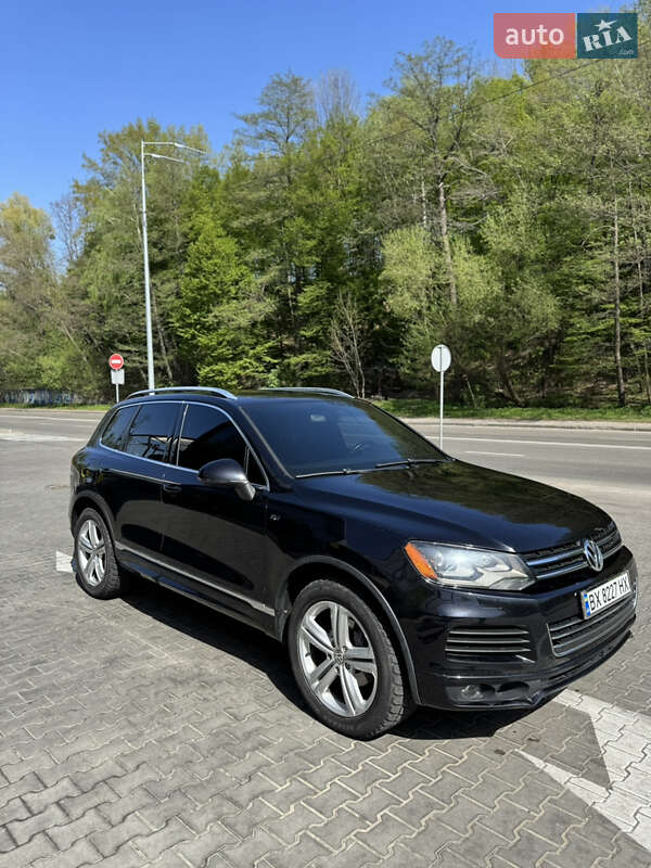 Внедорожник / Кроссовер Volkswagen Touareg 2014 в Киеве