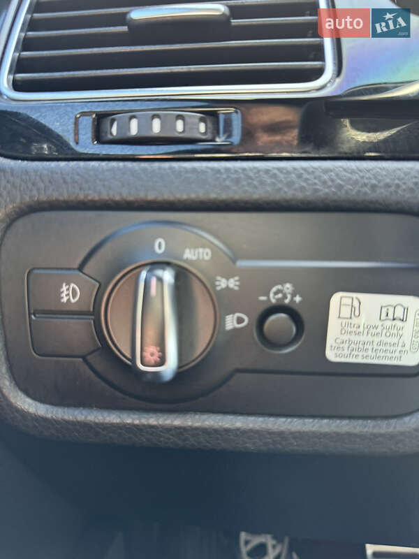 Внедорожник / Кроссовер Volkswagen Touareg 2014 в Киеве