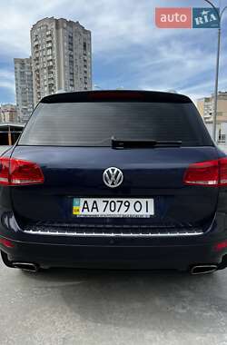 Внедорожник / Кроссовер Volkswagen Touareg 2012 в 