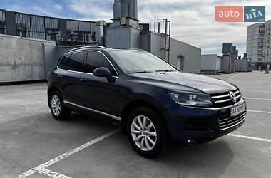 Внедорожник / Кроссовер Volkswagen Touareg 2012 в 